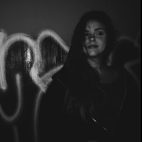 Meet your Posher, Kristina - Picture 1 of 1